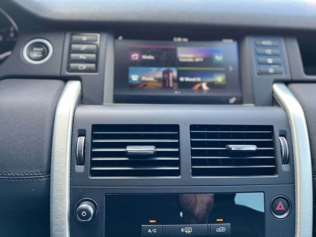 2019 Land Rover Discovery Sport Image 15