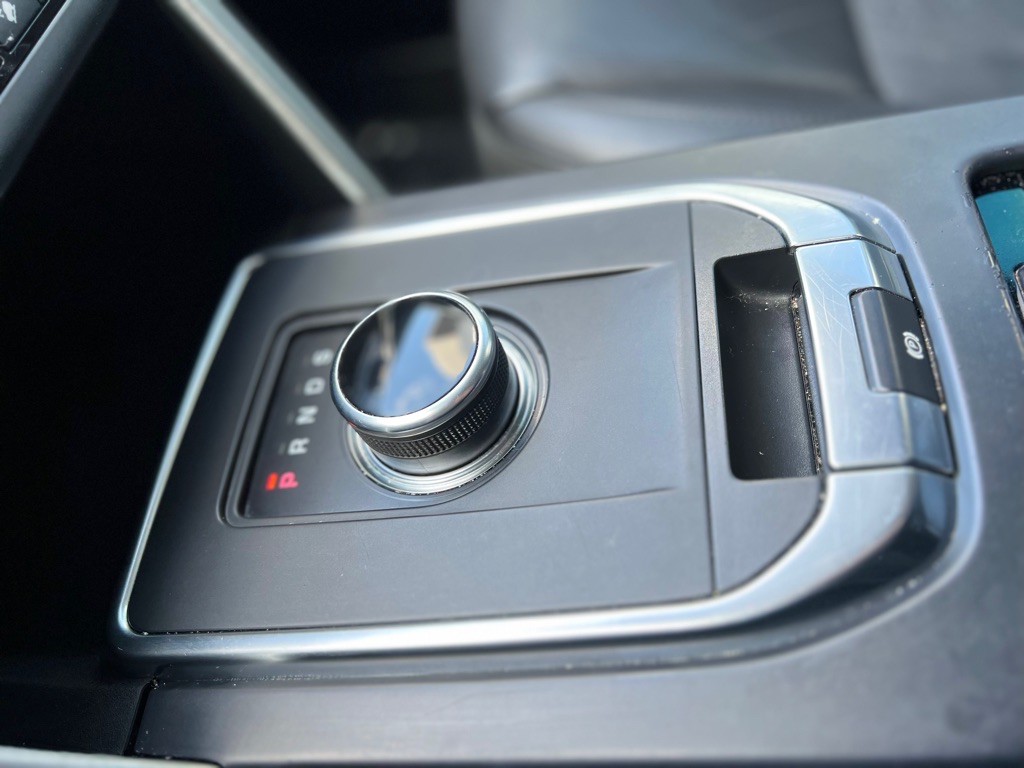 2019 Land Rover Discovery Sport Image 17