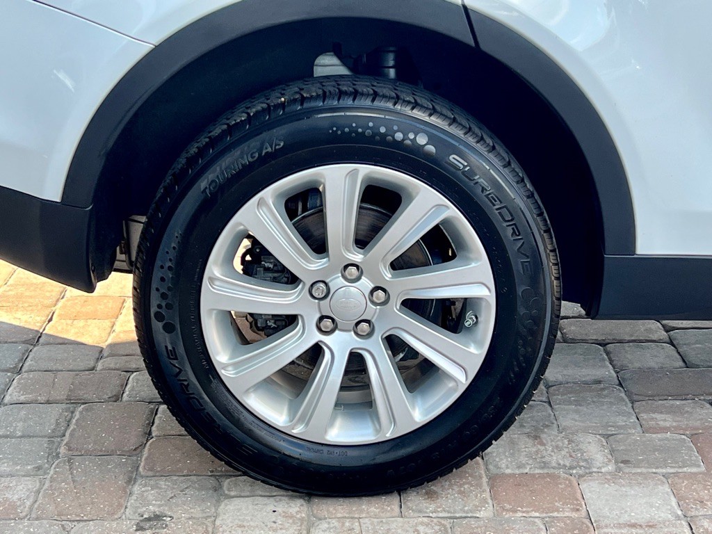 2019 Land Rover Discovery Sport Image 26