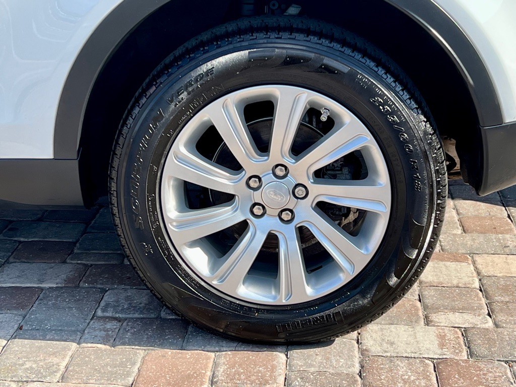 2019 Land Rover Discovery Sport Image 27