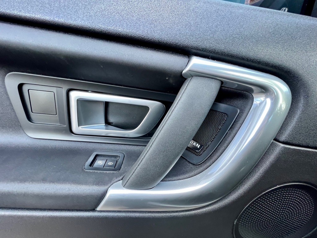2019 Land Rover Discovery Sport Image 39