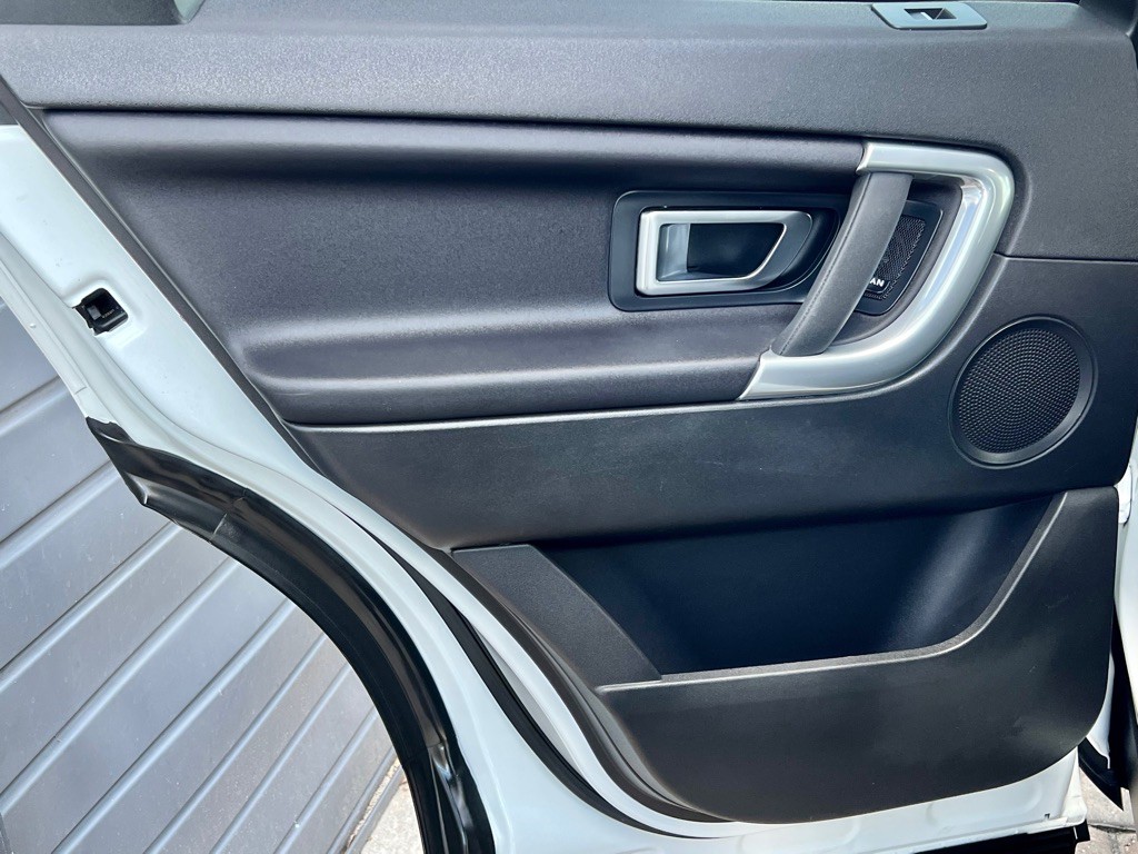 2019 Land Rover Discovery Sport Image 40