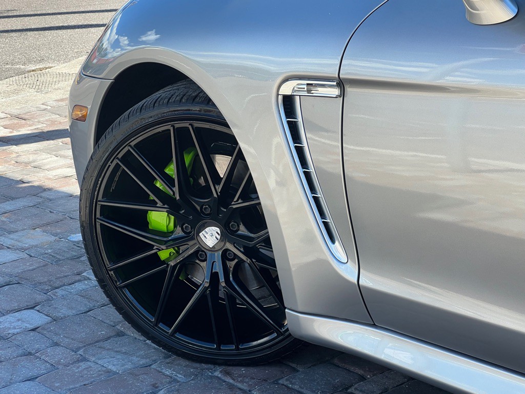 2012 Porsche Panamera Image 12