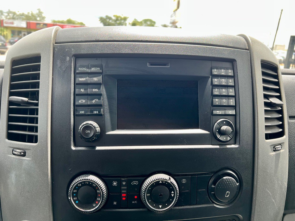 2018 Mercedes-Benz Sprinter Image 24