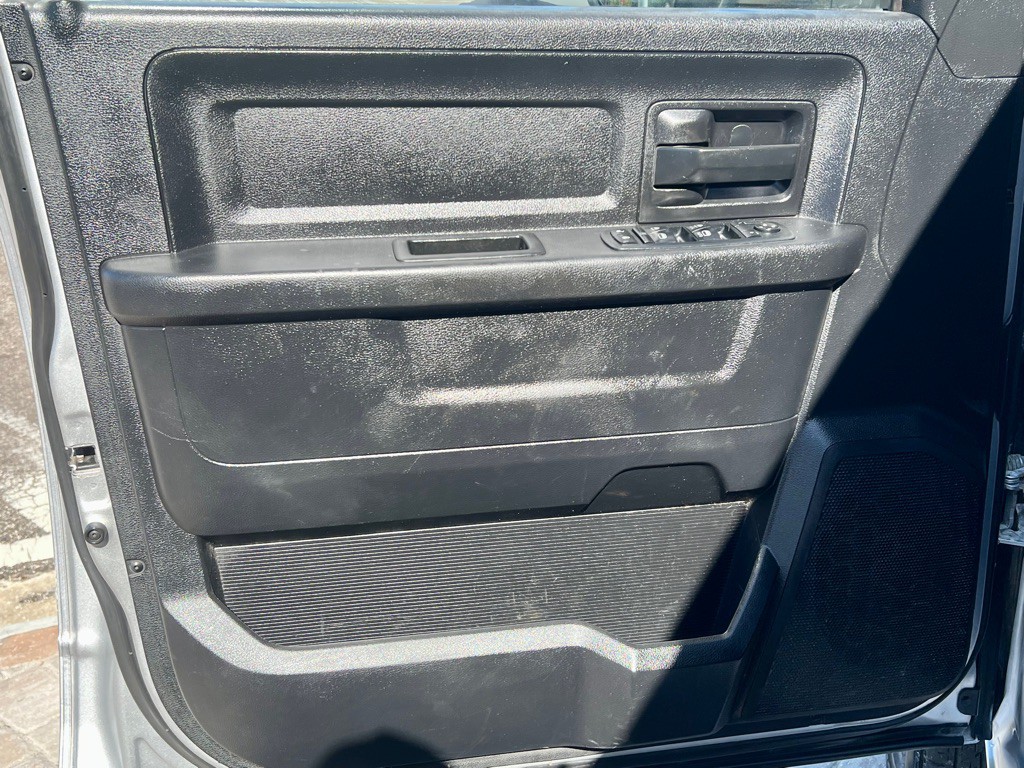 2014 RAM 3500 Image 25
