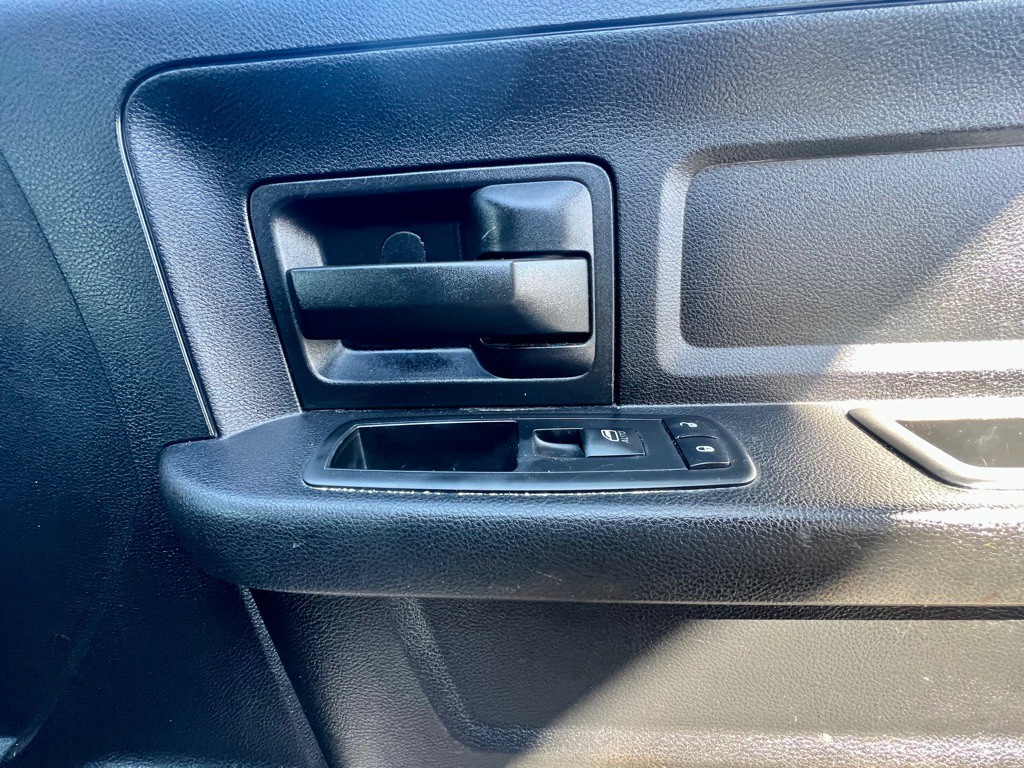 2014 RAM 3500 Image 33