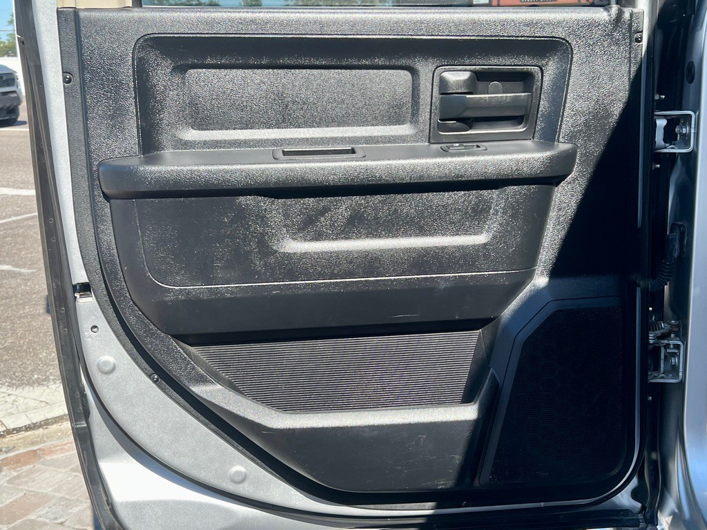 2014 RAM 3500 Image 30