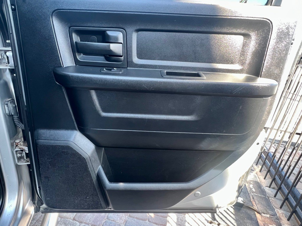 2014 RAM 3500 Image 31