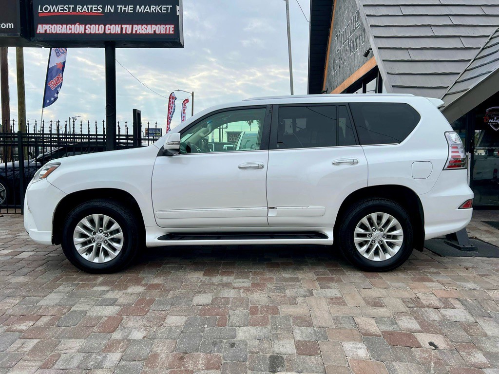 2017 Lexus GX Image 4