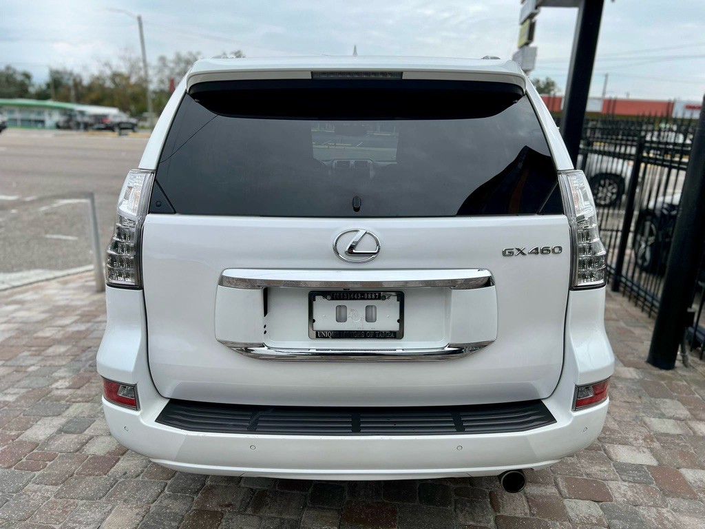 2017 Lexus GX Image 6