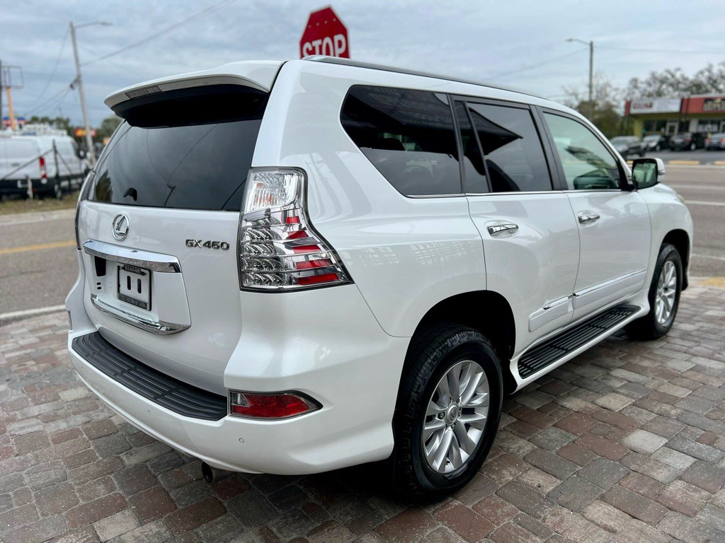 2017 Lexus GX Image 7