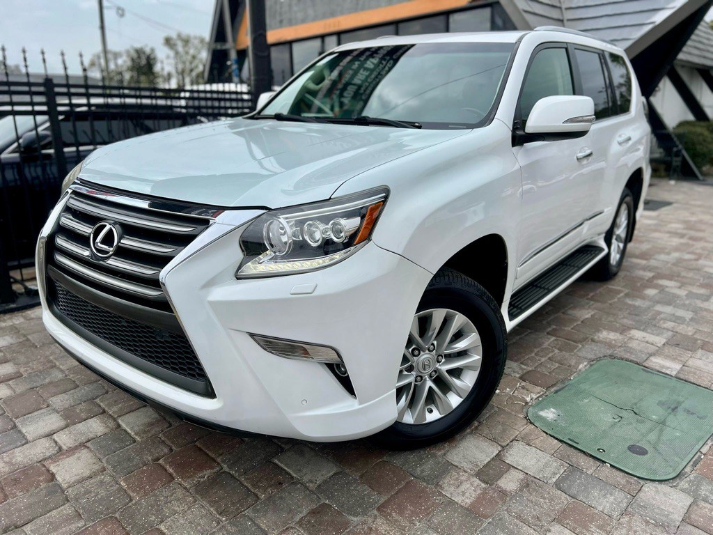 2017 Lexus GX Image 2