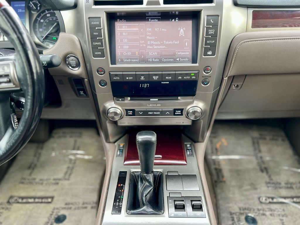 2017 Lexus GX Image 13