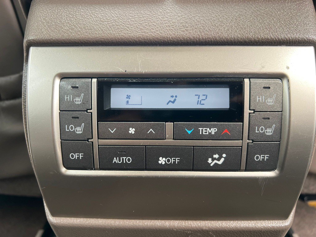 2017 Lexus GX Image 26