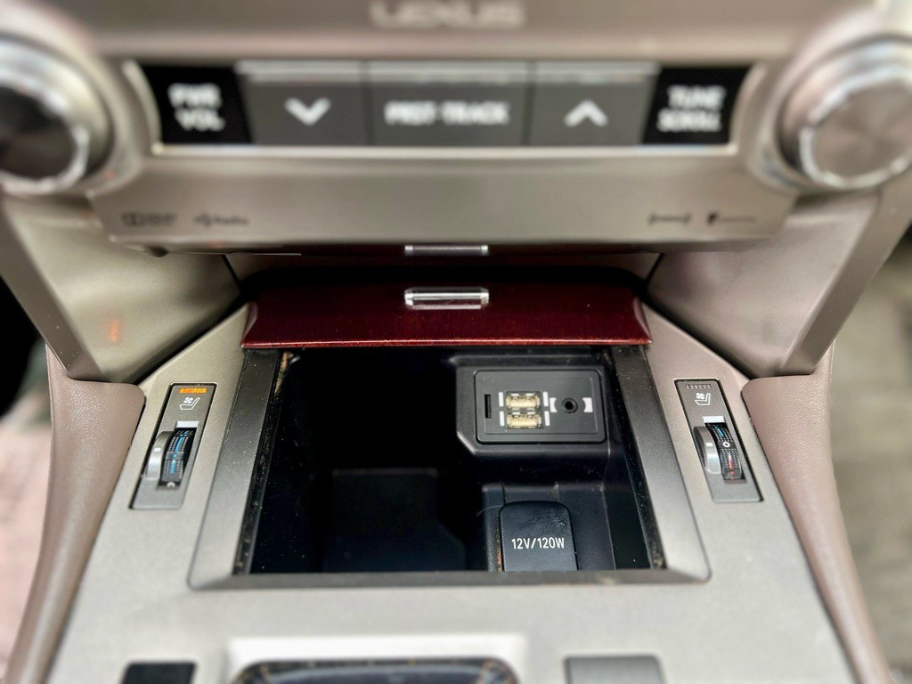 2017 Lexus GX Image 29