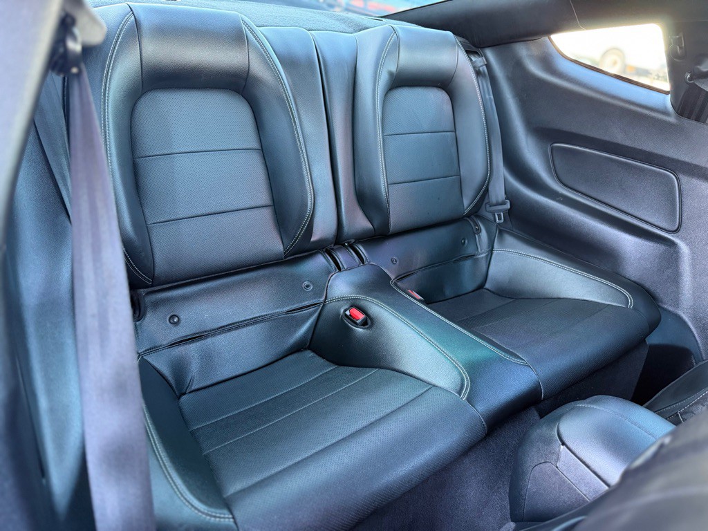 2022 Ford Mustang Image 17