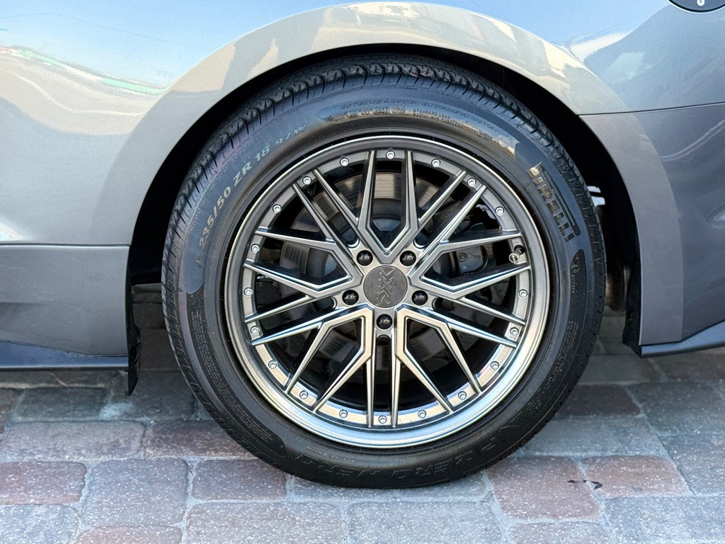 2022 Ford Mustang Image 9