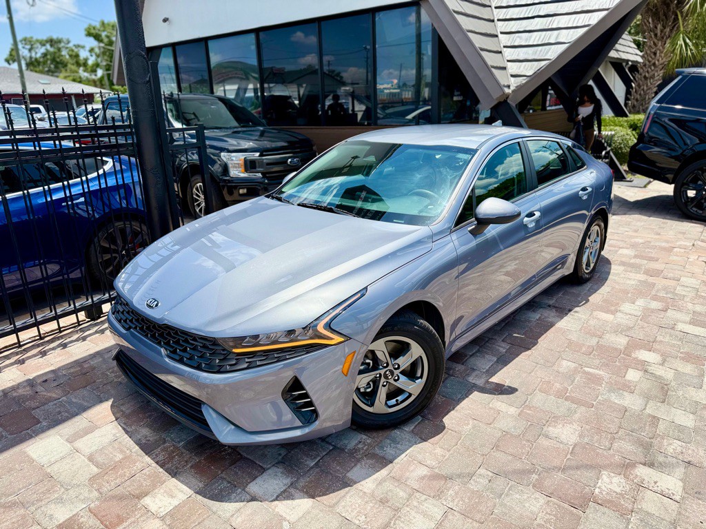 2021 Kia K5 Image 2