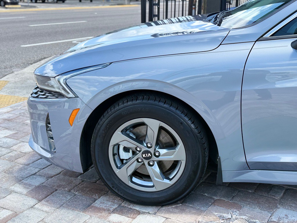 2021 Kia K5 Image 10