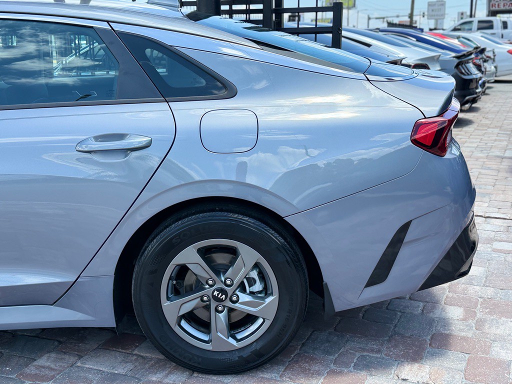 2021 Kia K5 Image 11