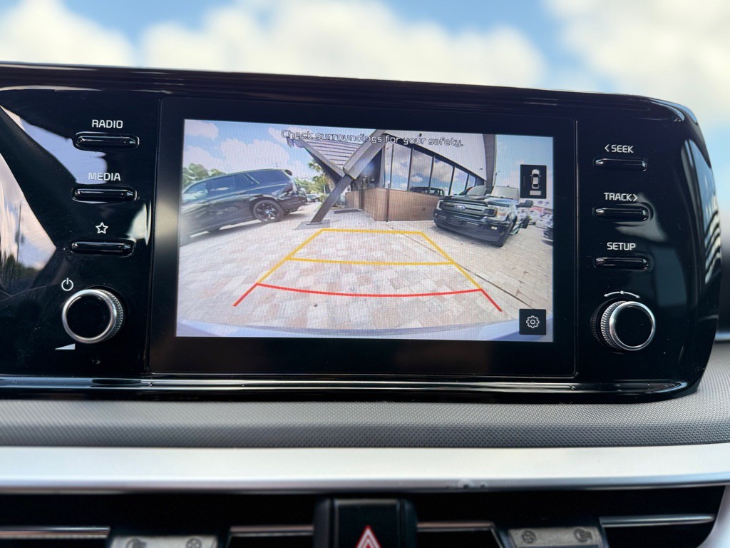 2021 Kia K5 Image 16
