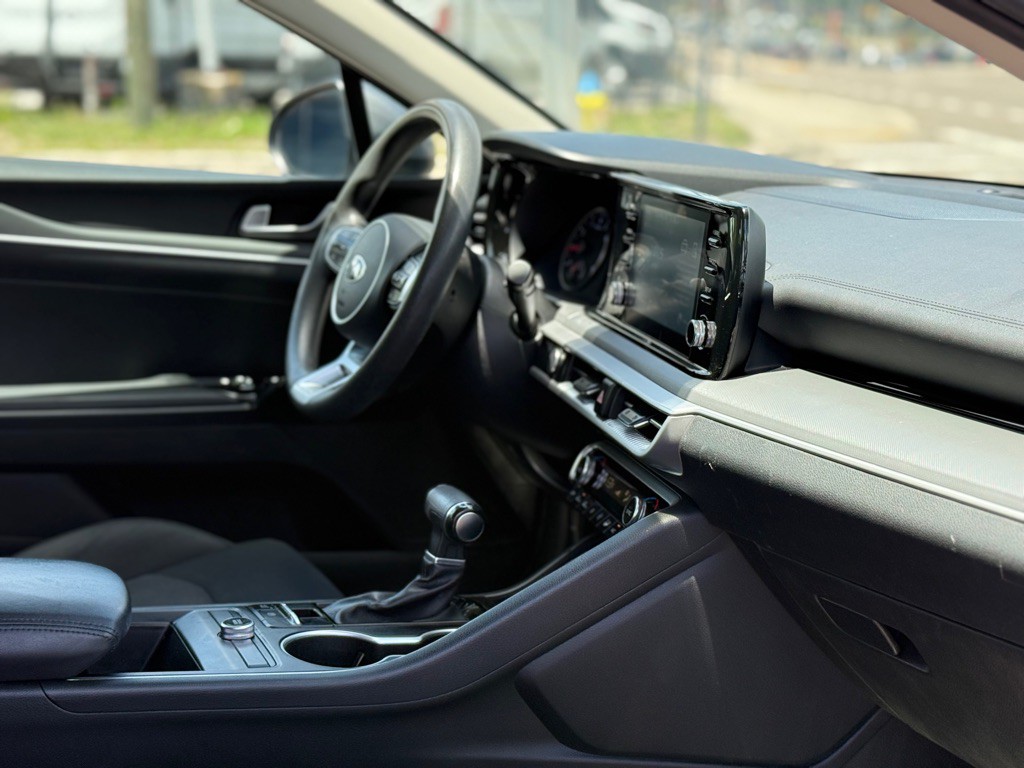 2021 Kia K5 Image 23