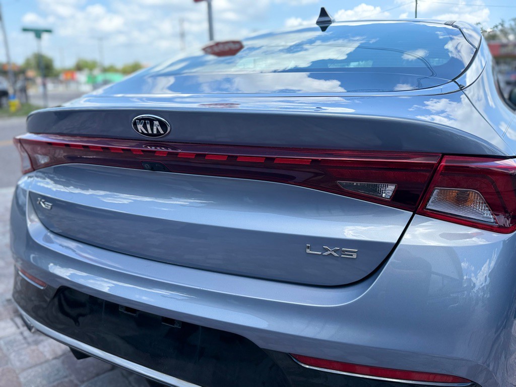 2021 Kia K5 Image 32