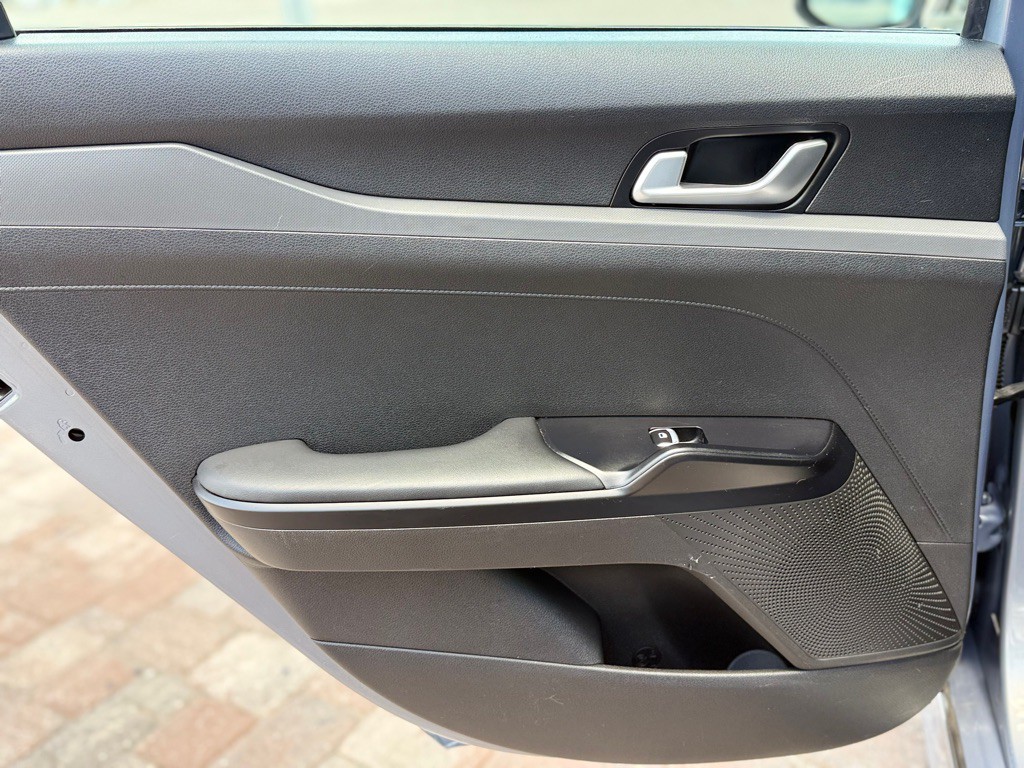 2021 Kia K5 Image 37