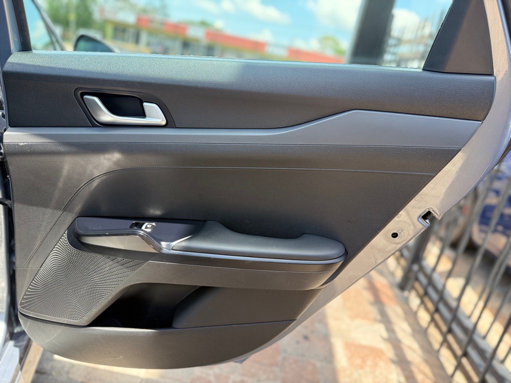 2021 Kia K5 Image 42