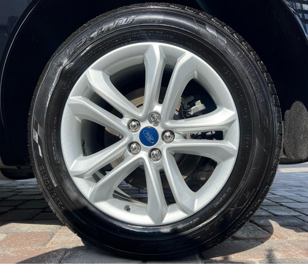 2020 Ford Edge Image 9