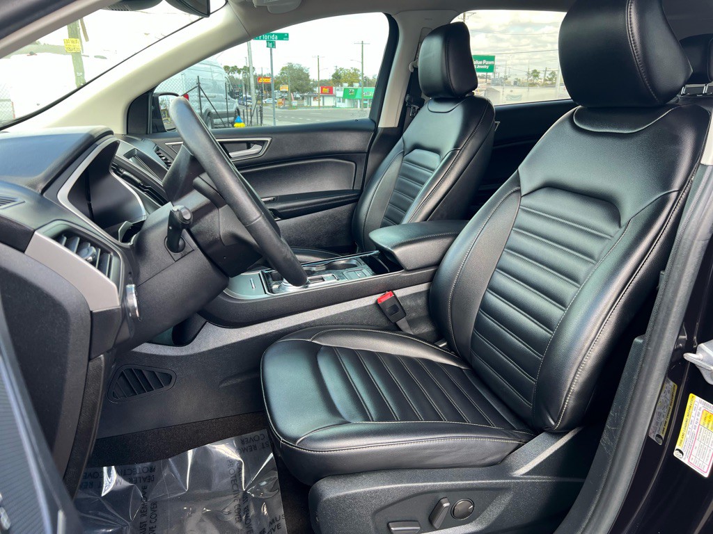 2020 Ford Edge Image 11