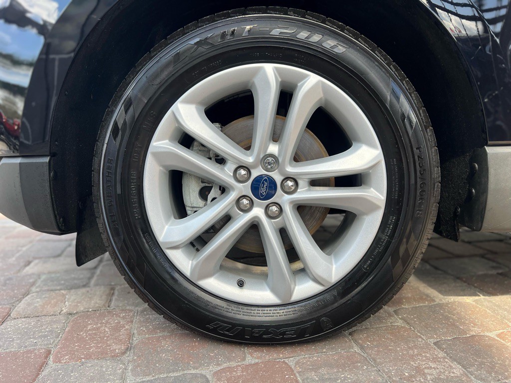 2020 Ford Edge Image 21