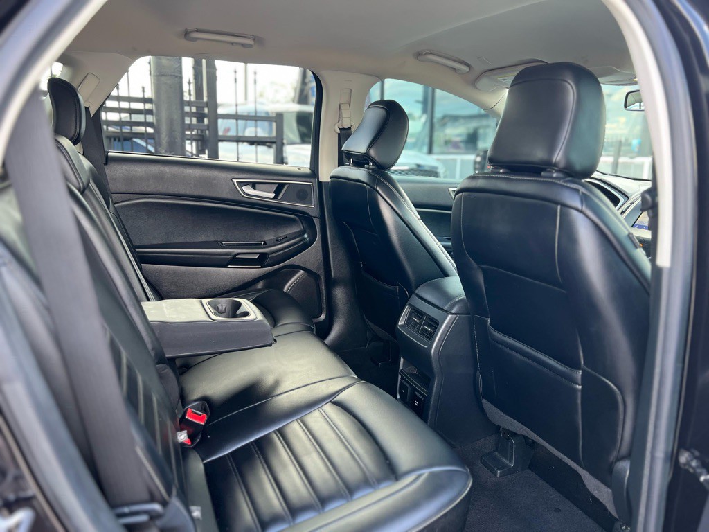 2020 Ford Edge Image 24