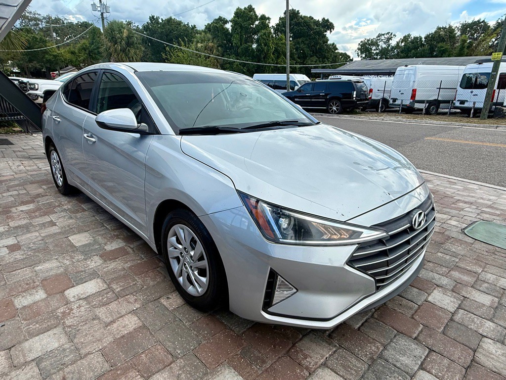 2019 Hyundai Elantra Image 2