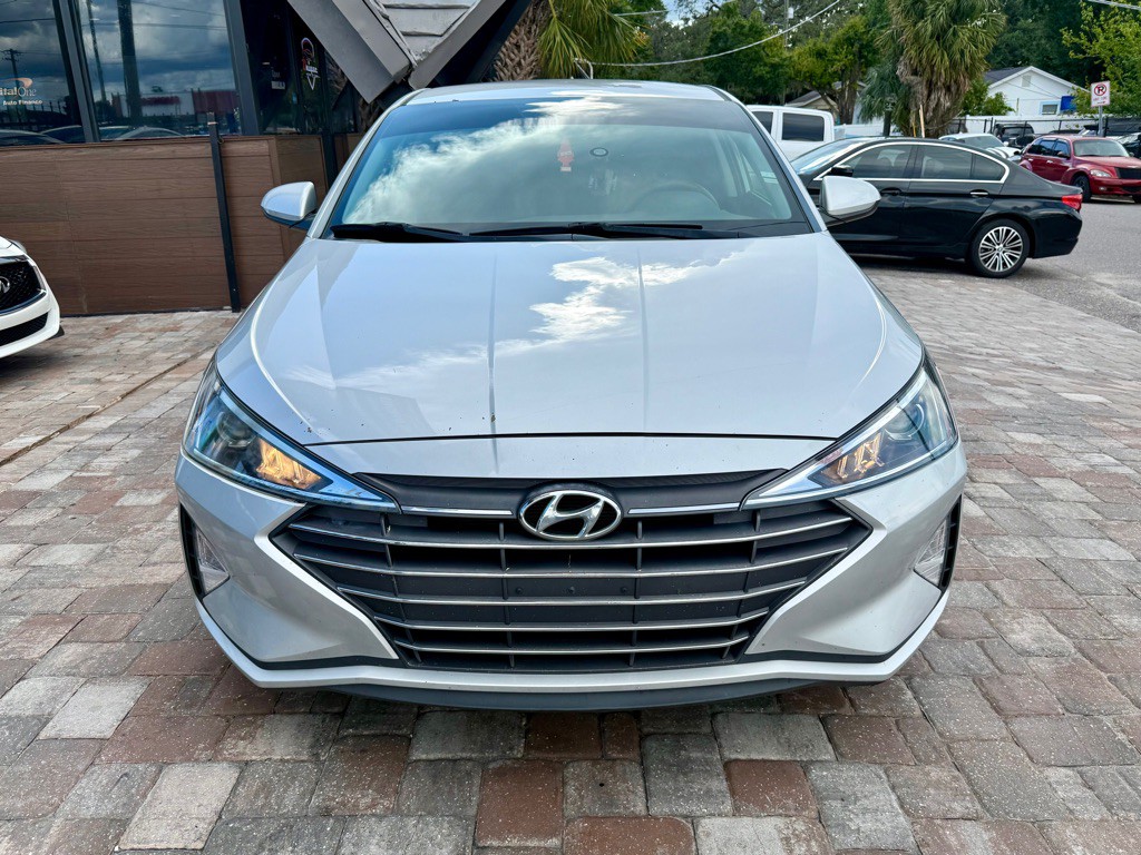 2019 Hyundai Elantra Image 3