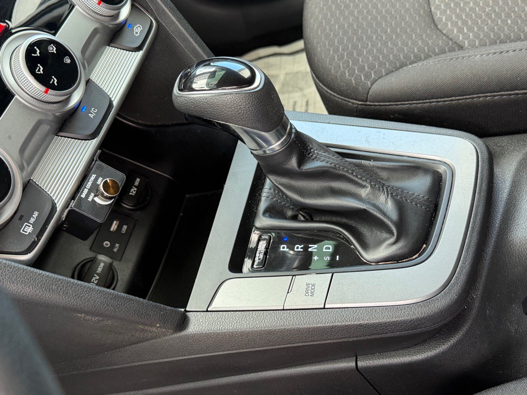 2019 Hyundai Elantra Image 14