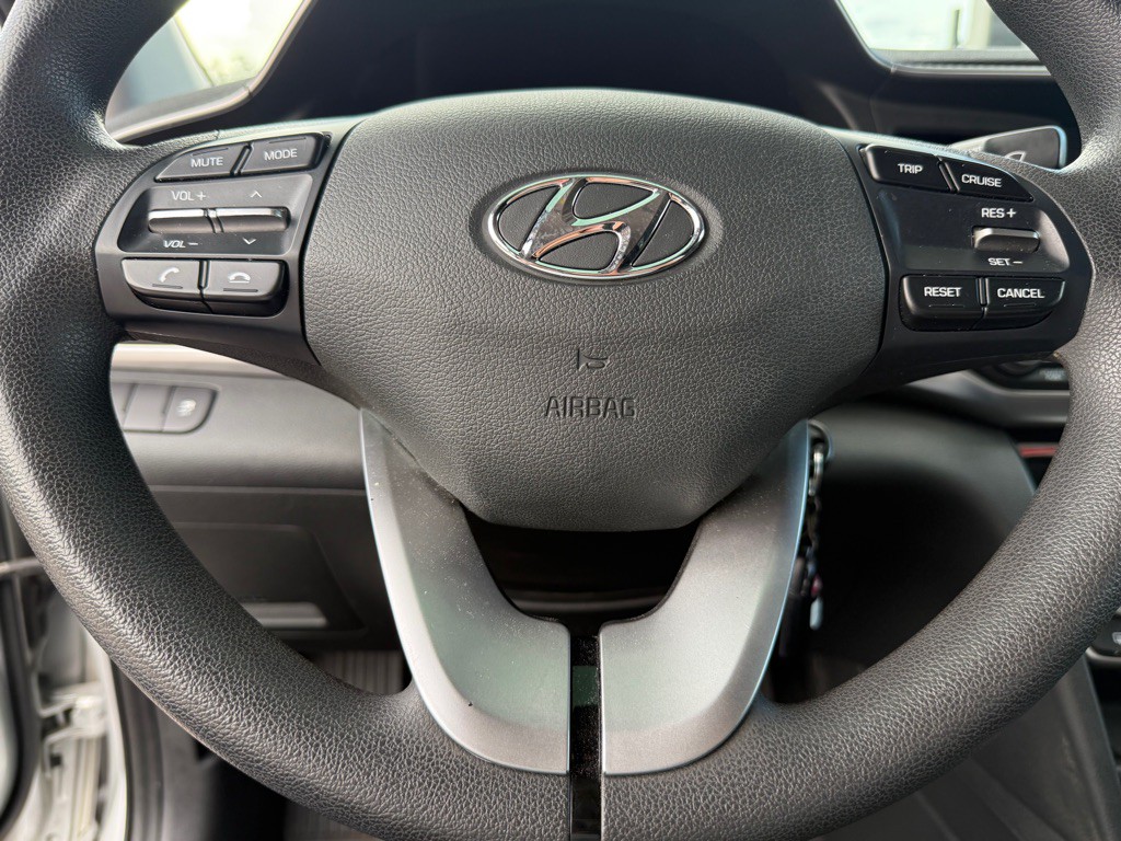 2019 Hyundai Elantra Image 15