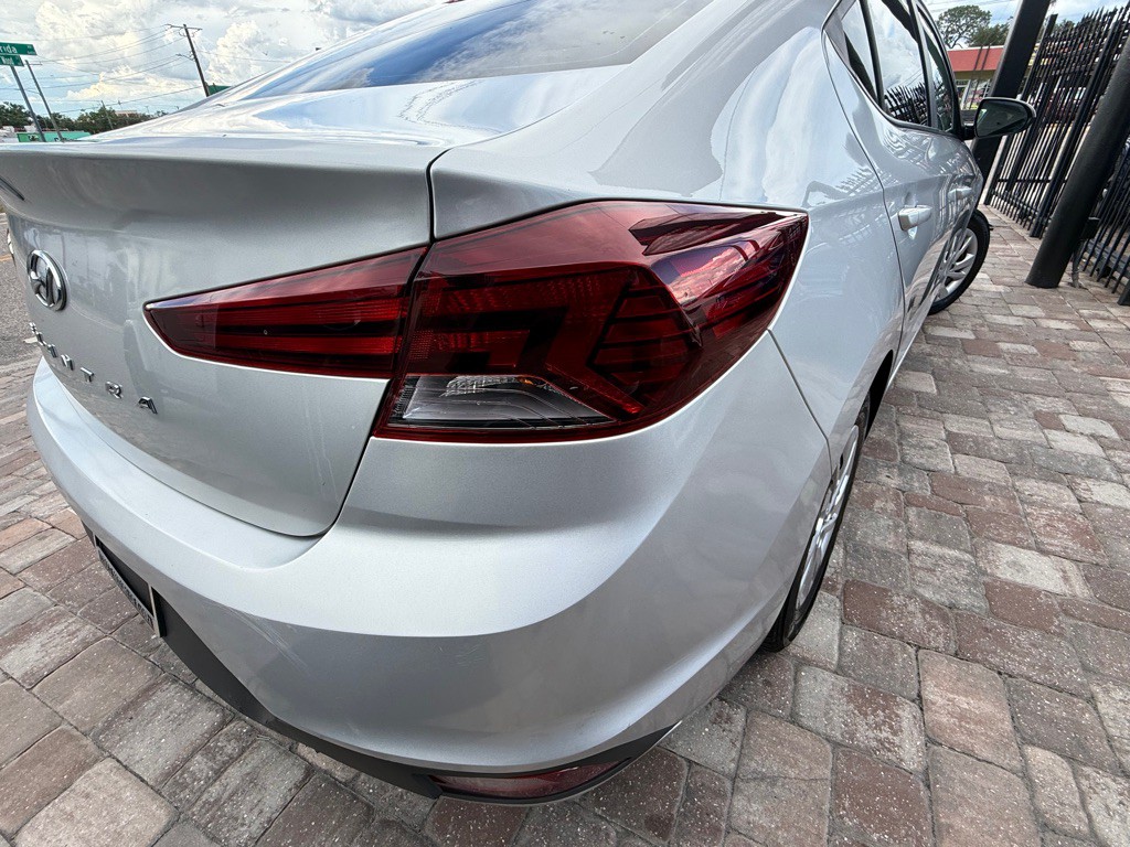 2019 Hyundai Elantra Image 22