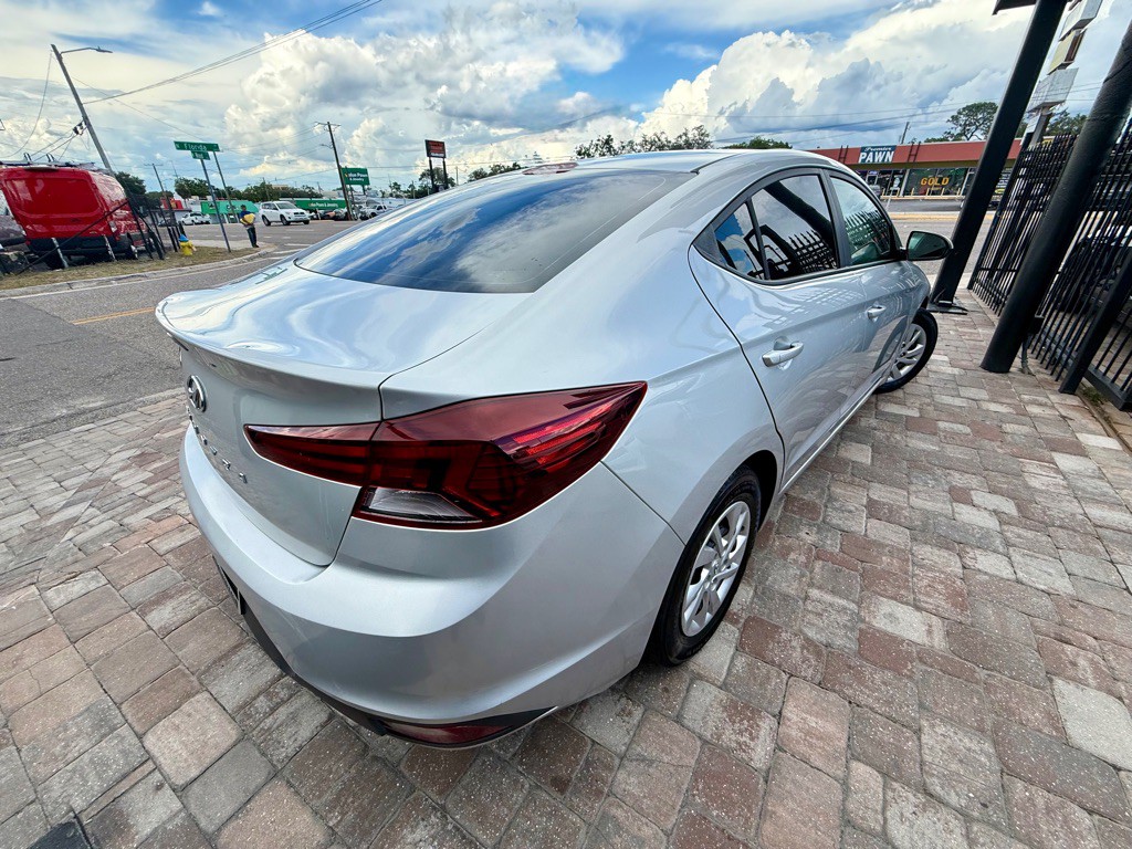 2019 Hyundai Elantra Image 23