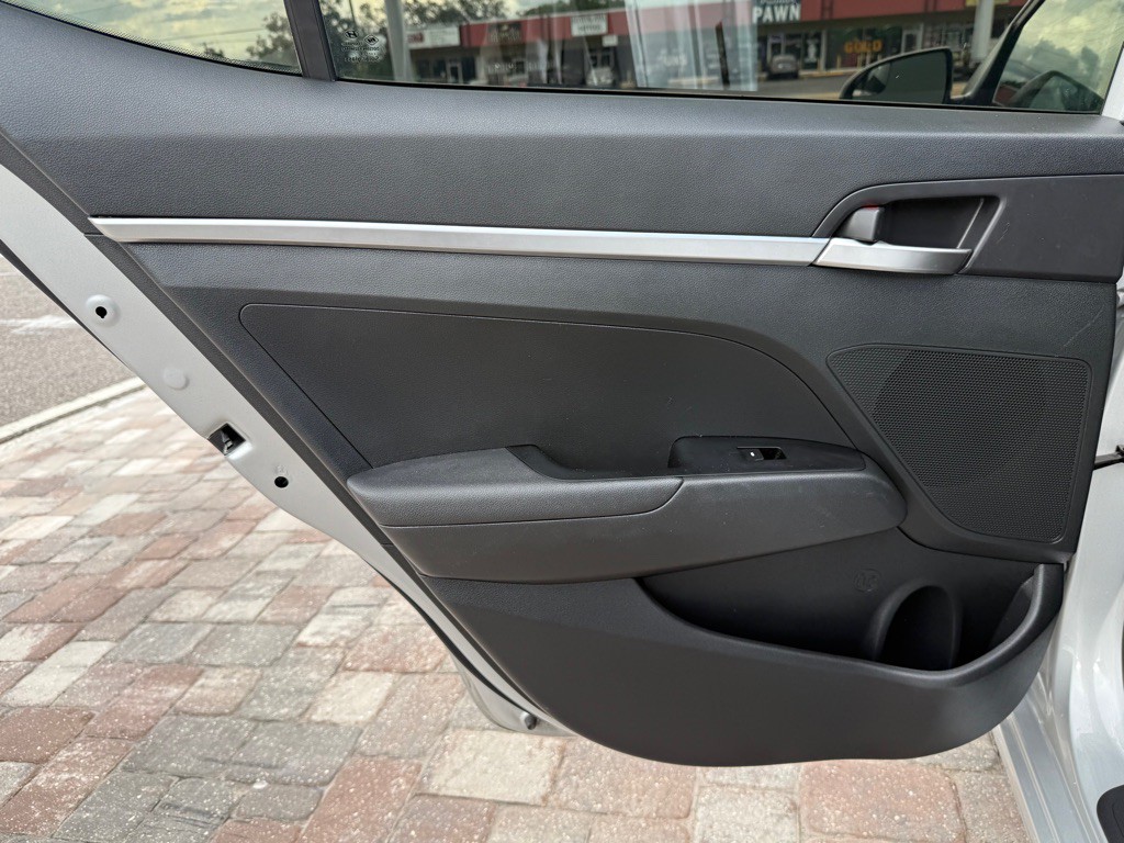 2019 Hyundai Elantra Image 27