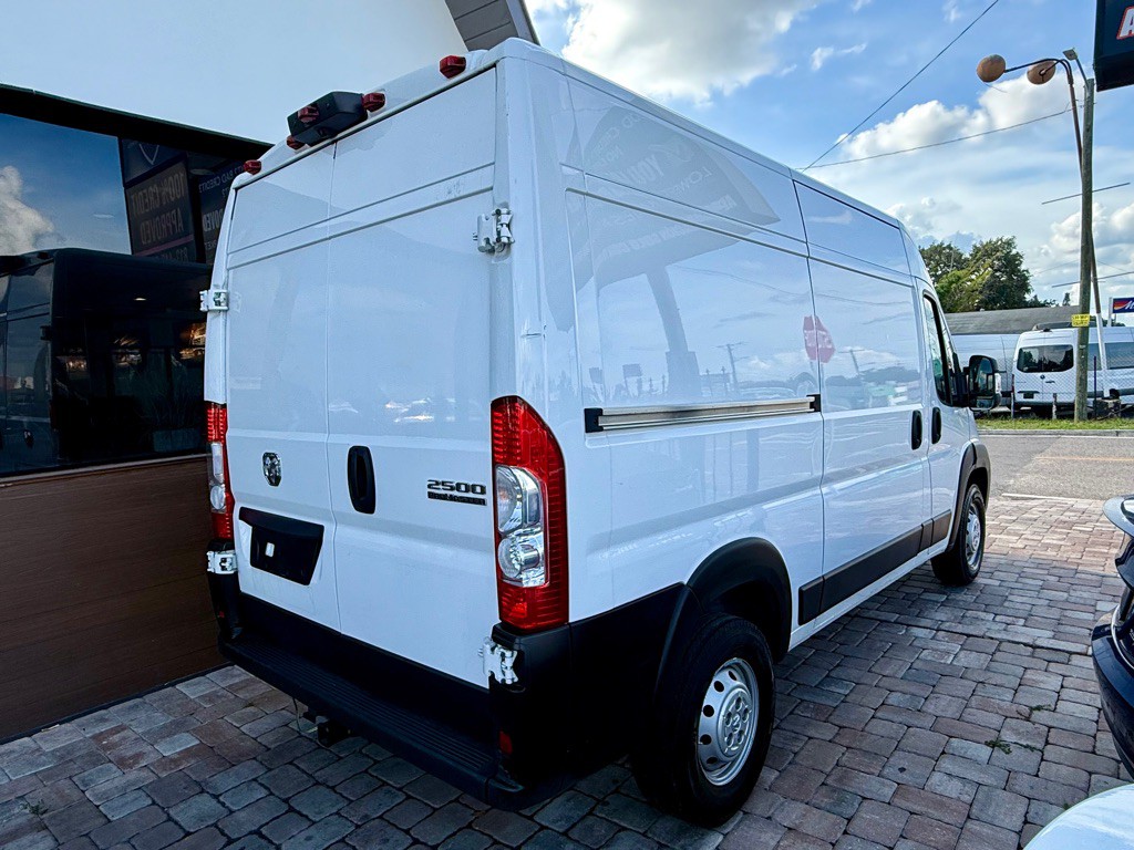 2023 RAM Promaster Image 9