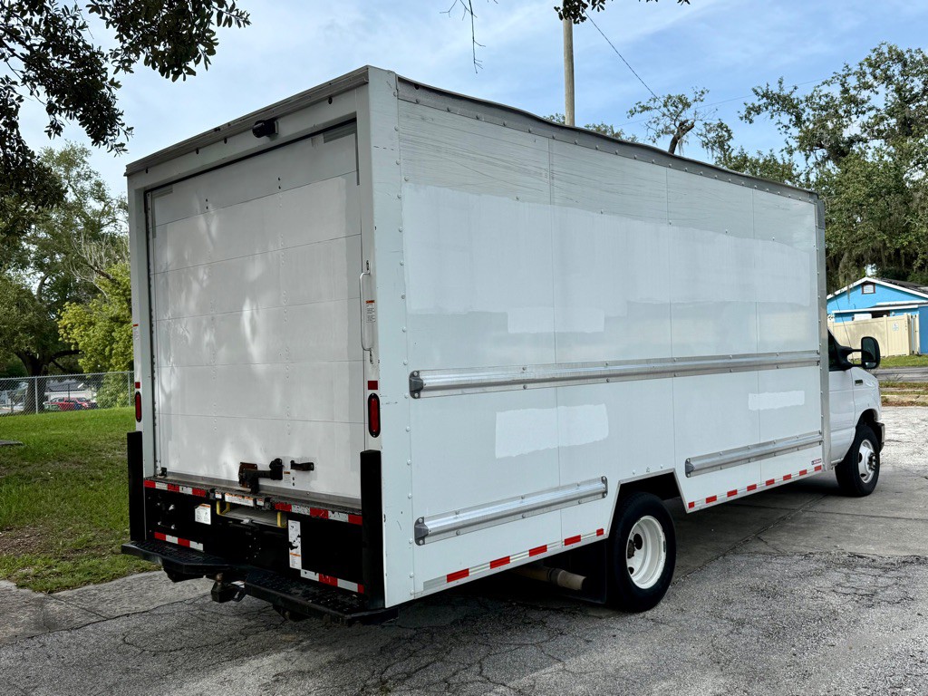 2022 Ford Econoline Image 6