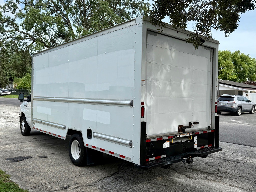 2022 Ford Econoline Image 8