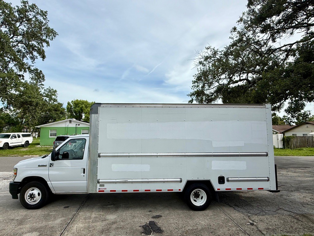 2022 Ford Econoline Image 12