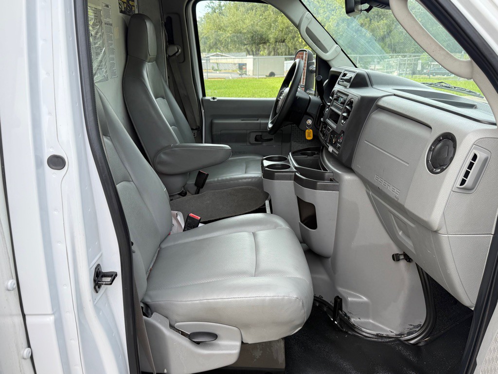 2022 Ford Econoline Image 17