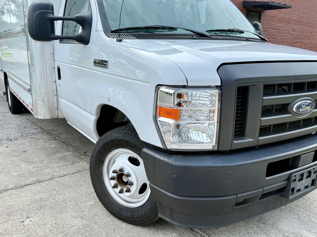 2022 Ford Econoline Image 22