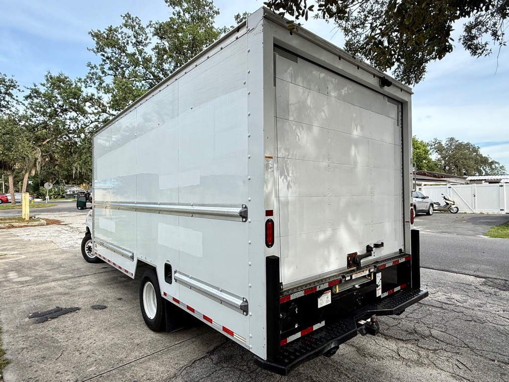 2022 Ford Econoline Image 25