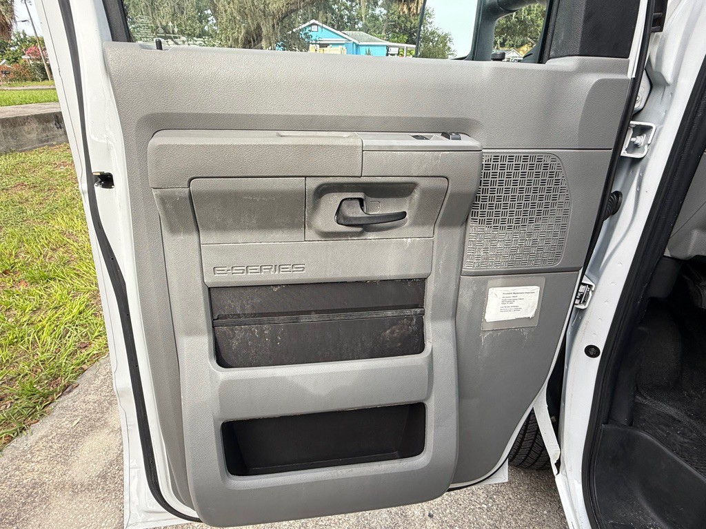 2022 Ford Econoline Image 26