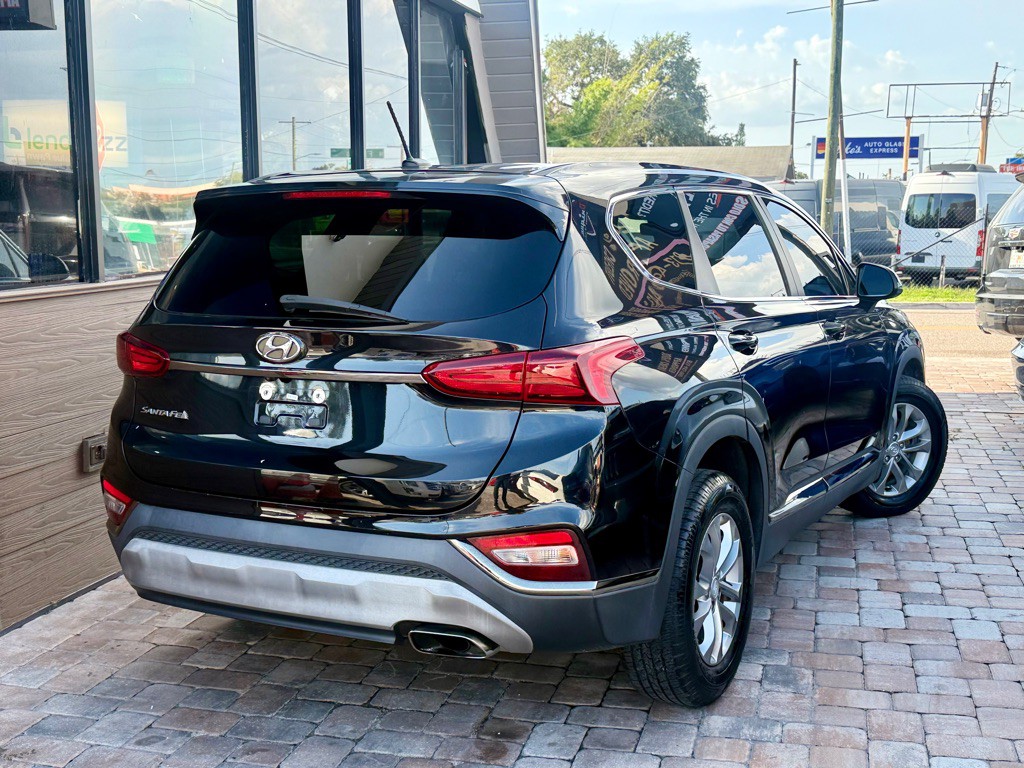 2019 Hyundai Santa Fe Image 2