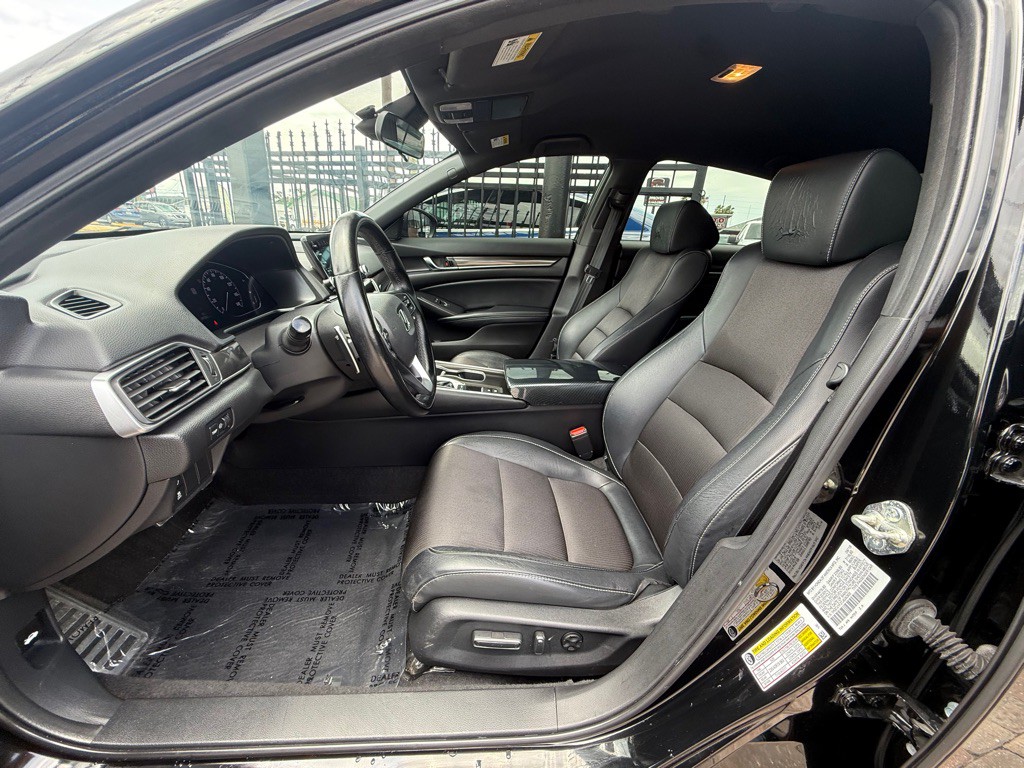 2018 Honda Accord Image 12